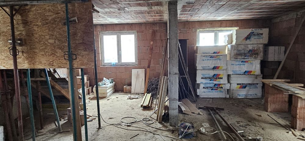 Casa la 2 minute de oras, în Barati, Margineni.