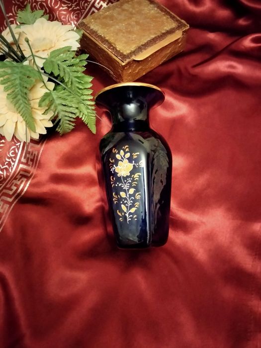 Ваза  синяя интерьерная