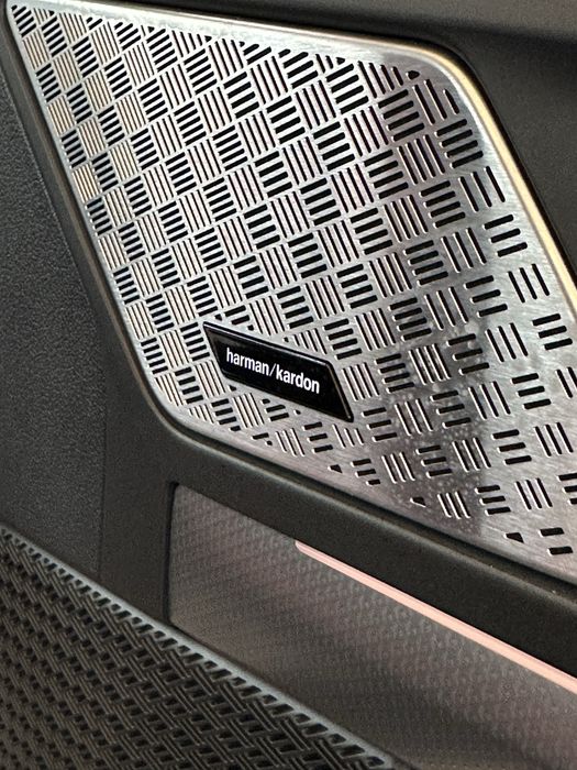 BMW ix1 30L xDrive - AWD 2025 с пробегом в наличии