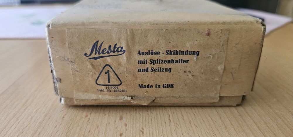 Legaturi schi vintage Mesta (RDG) in stare foarte buna