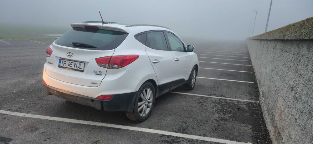 Vând Hyundai ix35