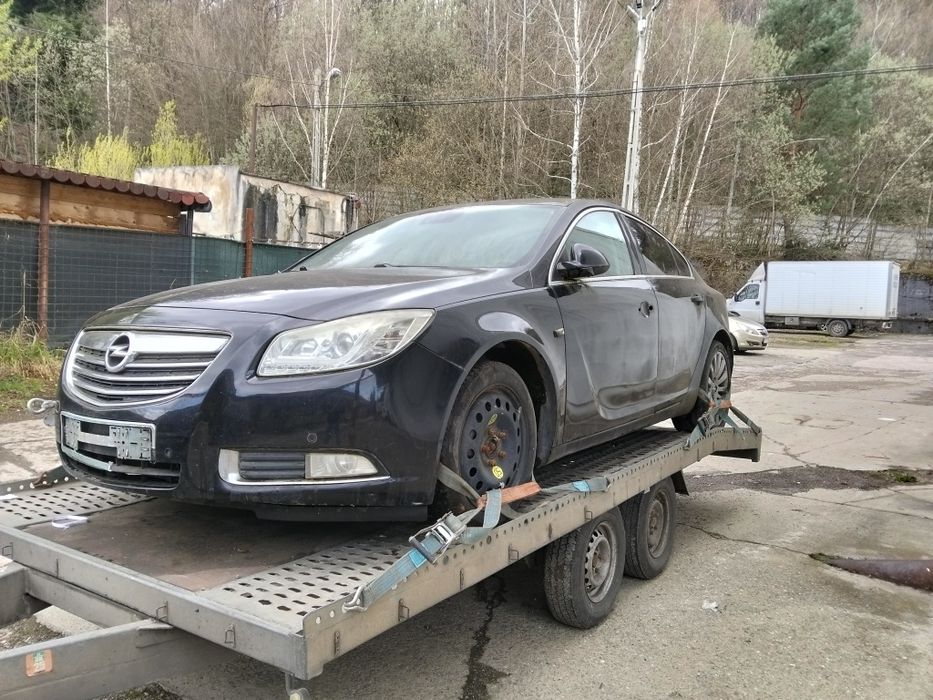 Dezmembrez Opel Insignia