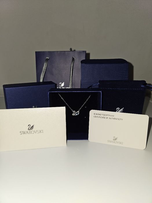 Swarovski swan  necklace(lanț)