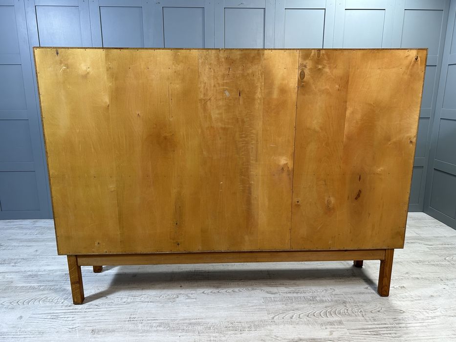 Бюфет от средата на миналия век Д864