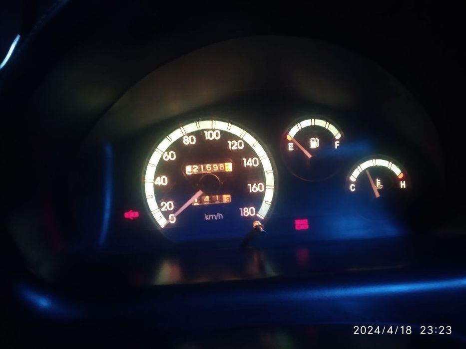 Matiz 2010  yangi chexol sideniya gupkalar almashgan holati zor.