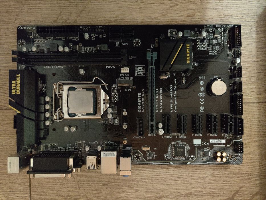 Vând set gigabyte H110-D3A cu procesor și ramuri