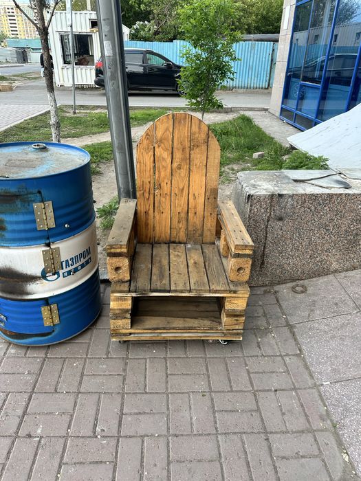 Кресло из поддона