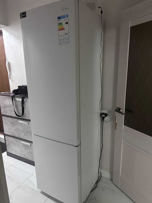 Холодильник Midea