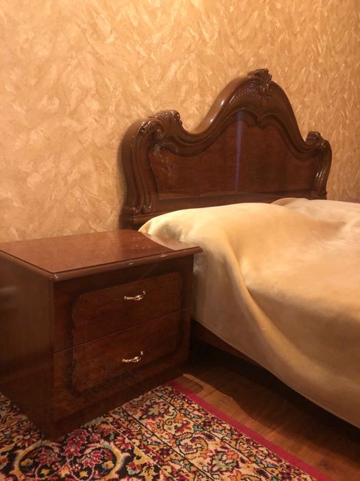 Спальный гарнитур