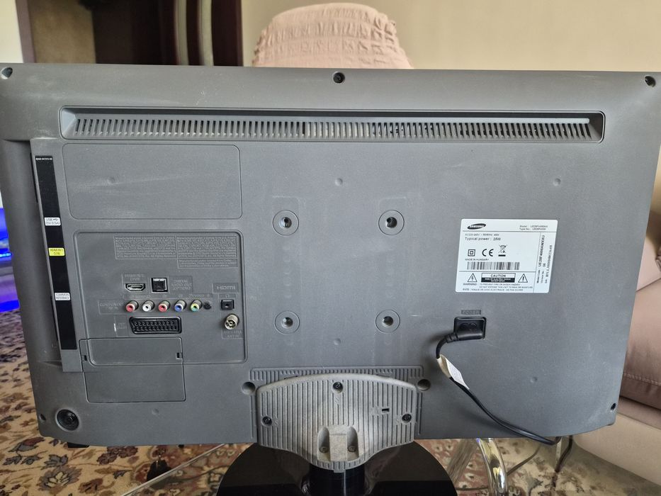 Телевизор Samsung HD Ready 28' - UE28F4000AW