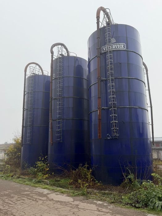 Продавам силози за фураж