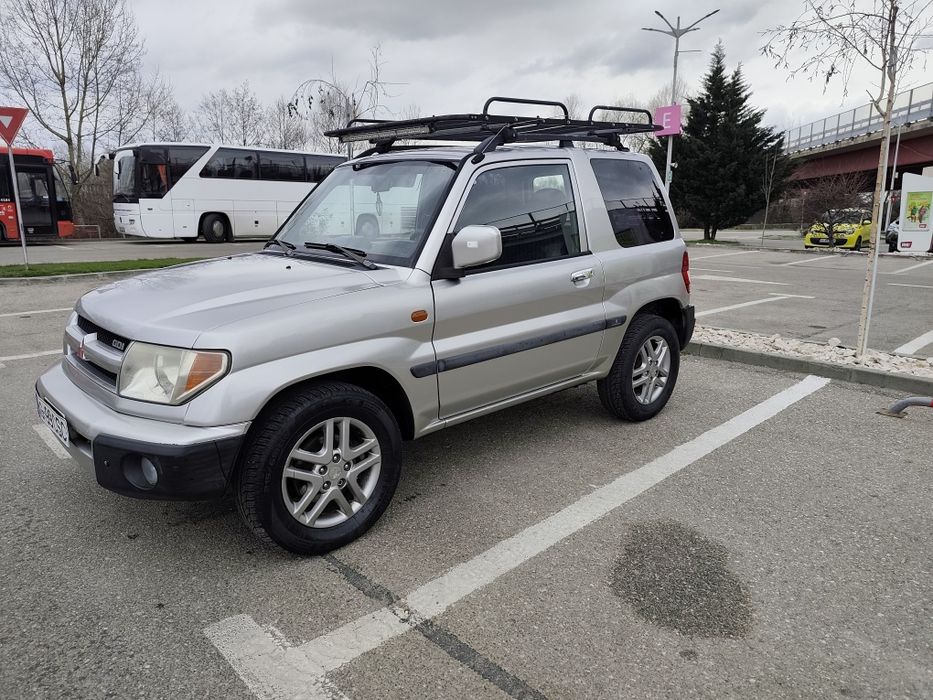 Vând Mitsubishi Pajero Pinin
