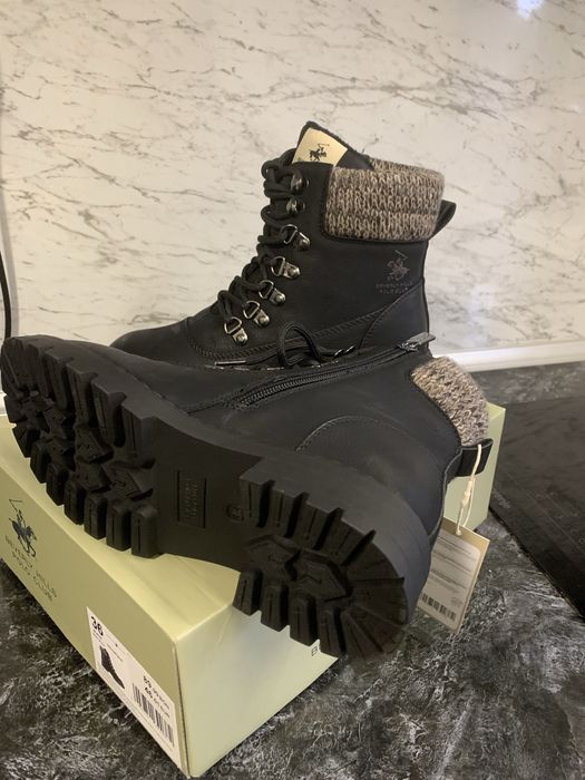 Чисто нови дамски боти