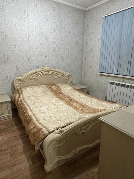 Мебель спальный гарнитур. Стол стулья