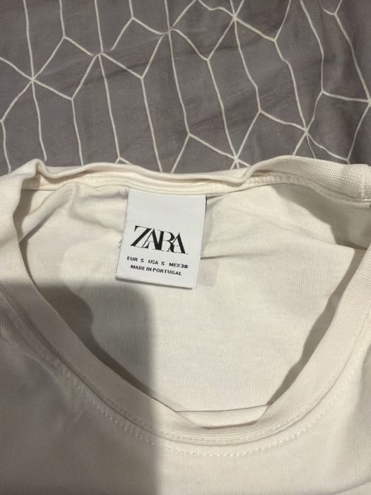 Bluza cu maneca lunga de la zara alba