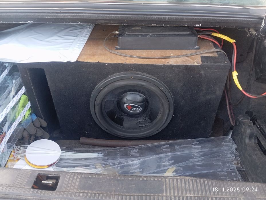 Продам сабвуфер с усилителем