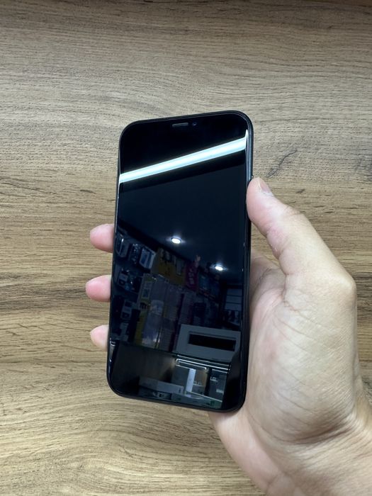 Продам Iphone XR