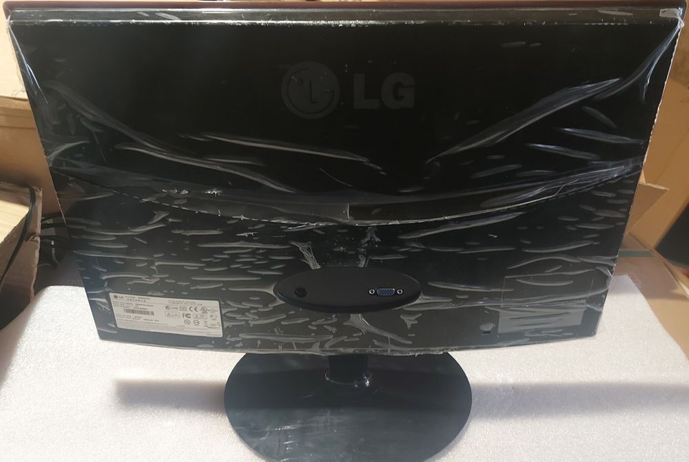 LG Flatron E2040S-PN led monitor
