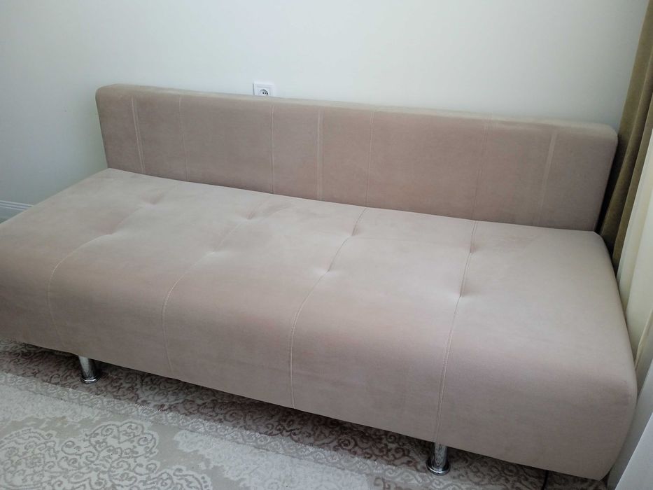 Диван раскладной с подушками