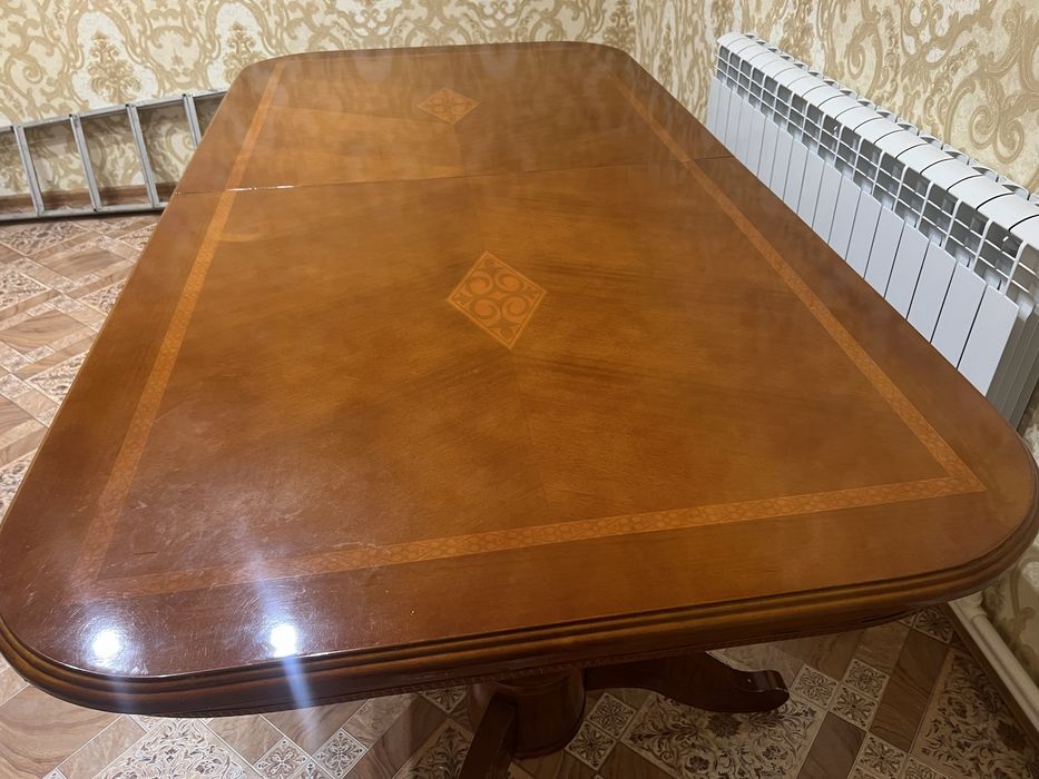 Продам гостевой стол