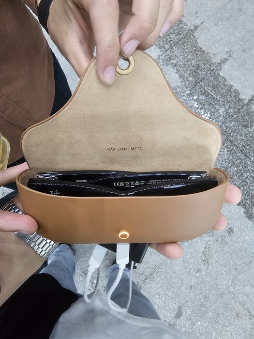Rayban meta 1 sotiladi yangi