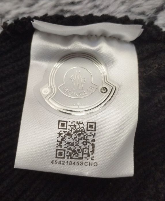 caciula moncler noua