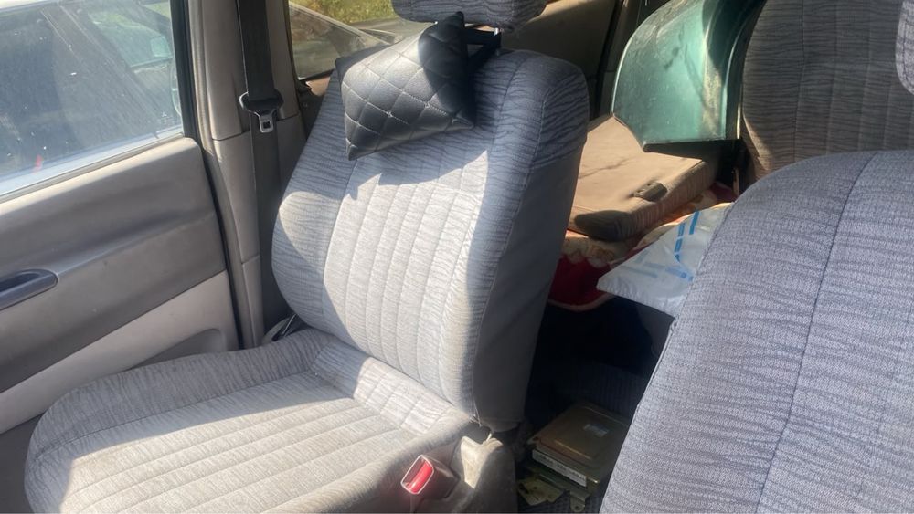 Mitsubishi Space Gear.