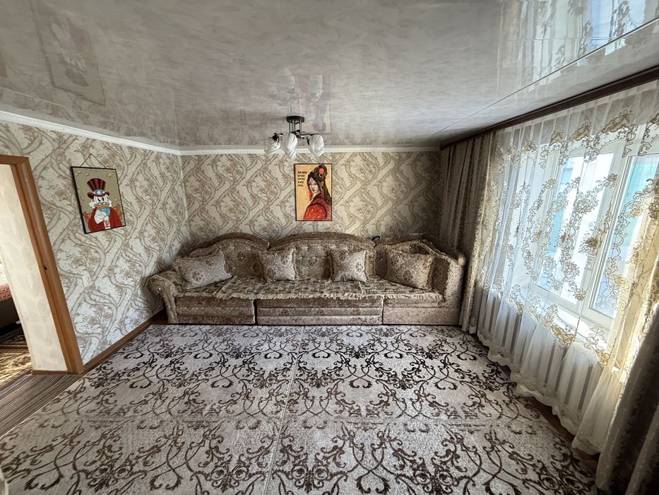 Дом с мебелью и коврами