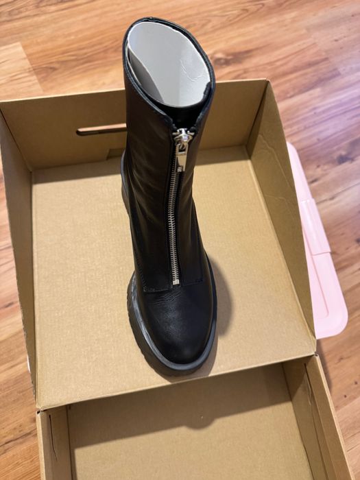 Кожени боти Zara