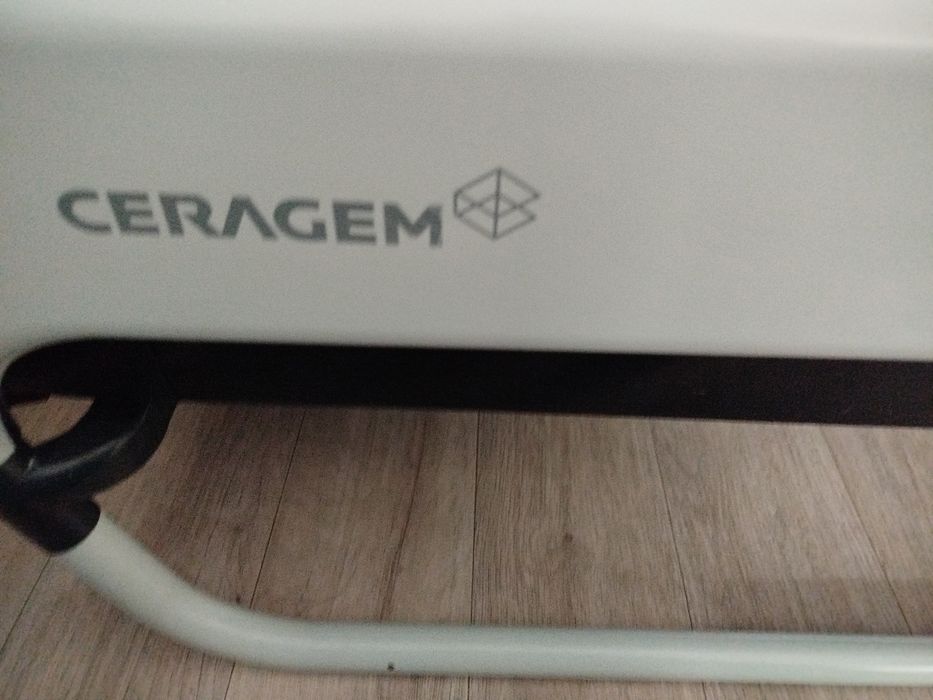 Массажную кушетку (лечебная)