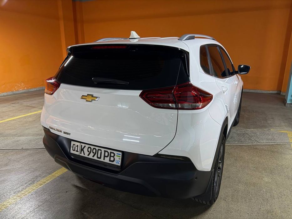Srochna oq Treker 2 ishi yoq 45 000 km 1 ta qol
