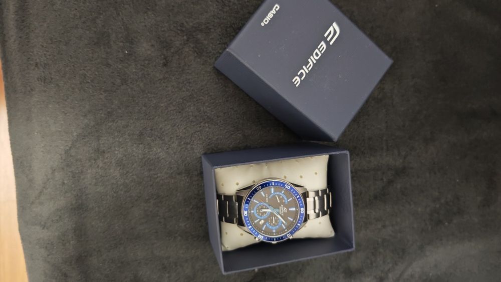 Vand 2 ceasuri Edifice