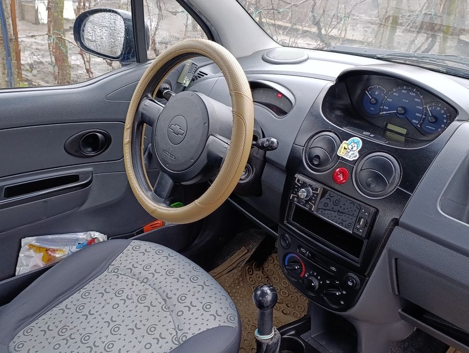 Vând Chevrolet Spark