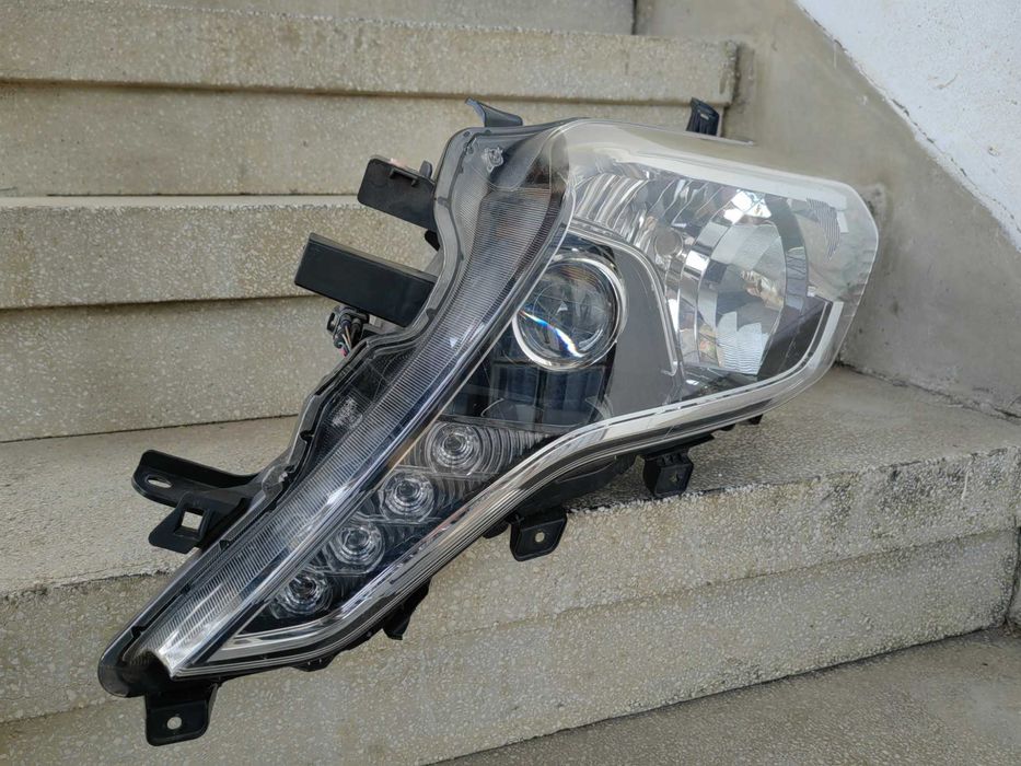 Фар Toyota Land Cruiser LED Ляв / Фар Cruiser Оригинален