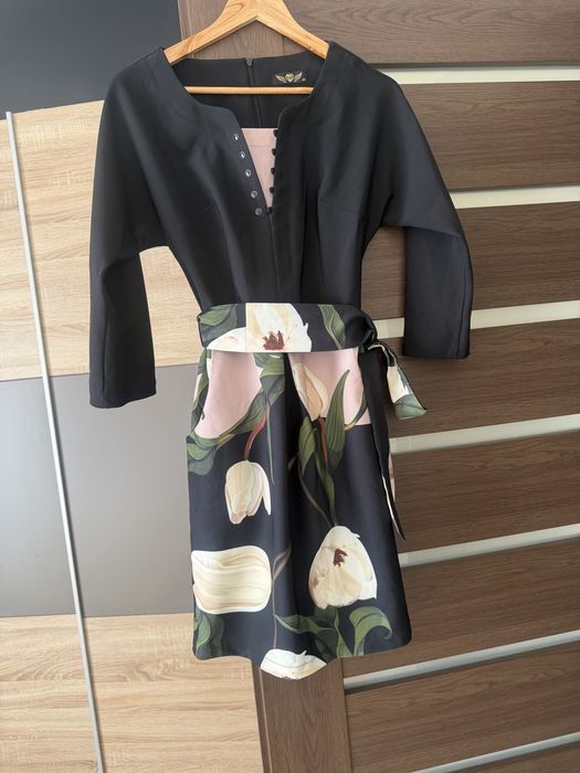 Rochie eleganta cu buzunare si cordon, marime L