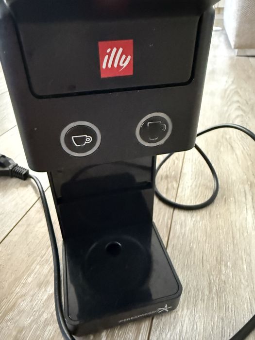 Illy кафемашина за капсули