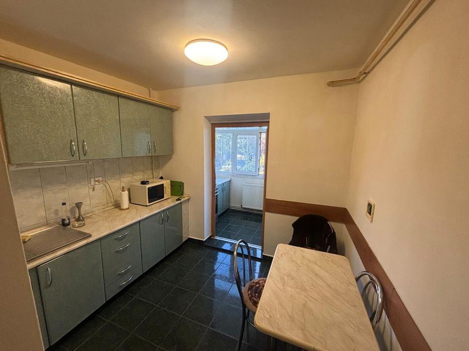 Apartament 3 camere de vânzare