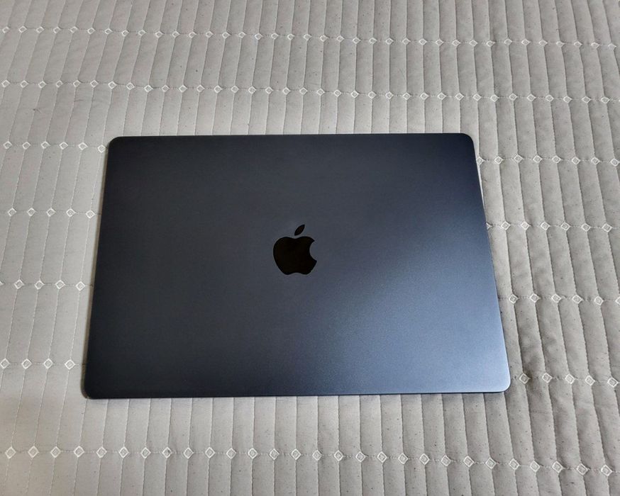 Macbook Air M2 15dyum  midnight blue full box sotiladi!!!