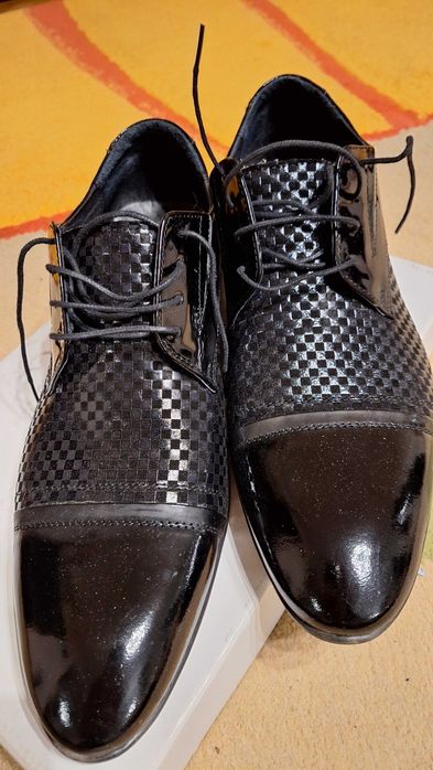 Мъжки обувки, размер 45, черен лак