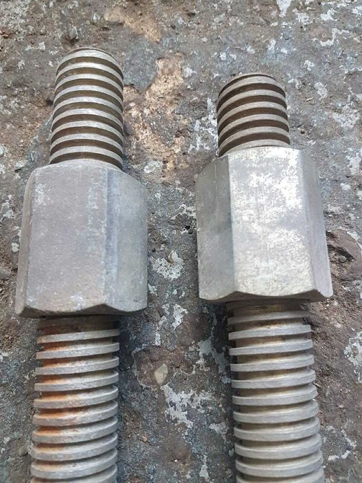 Surub cu filet patrat si surub cu filet normal