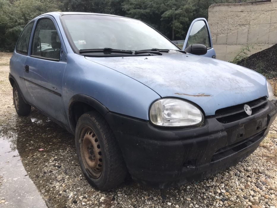 Опел корса 1.4 автоматик 1995г На Части