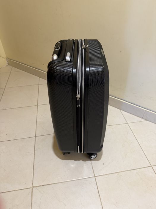 Чисто нов Samsonite куфар