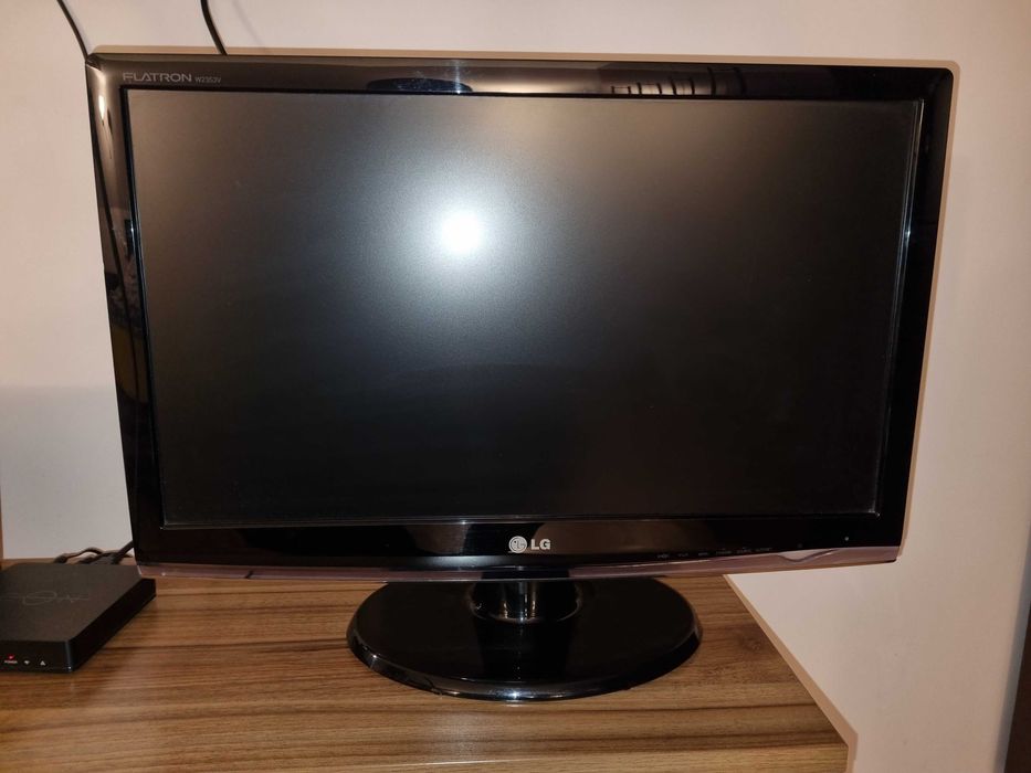 Монитор LG FLATRON 23 инча