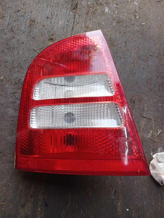 Фонарь Шкода Октавия в оригинале