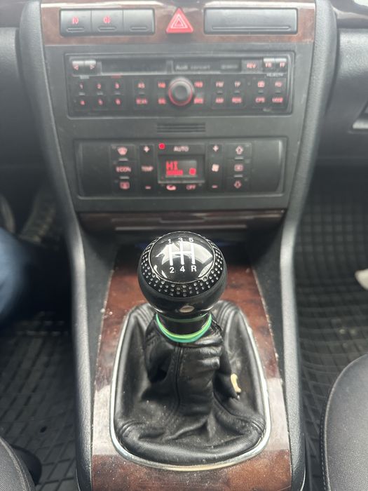 Cușcă 1din Audi A4 B5 radio concert