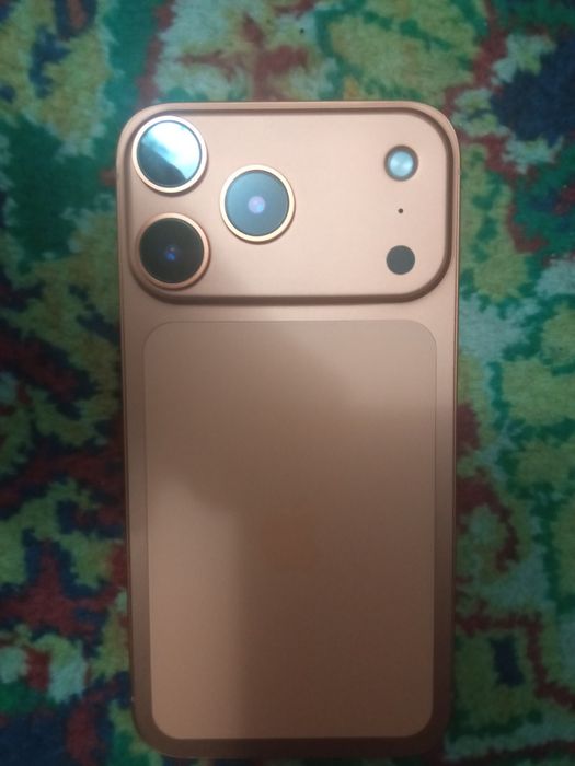 Iphone X RAY 17 PRO ni korpusida hamma joyi ideal.