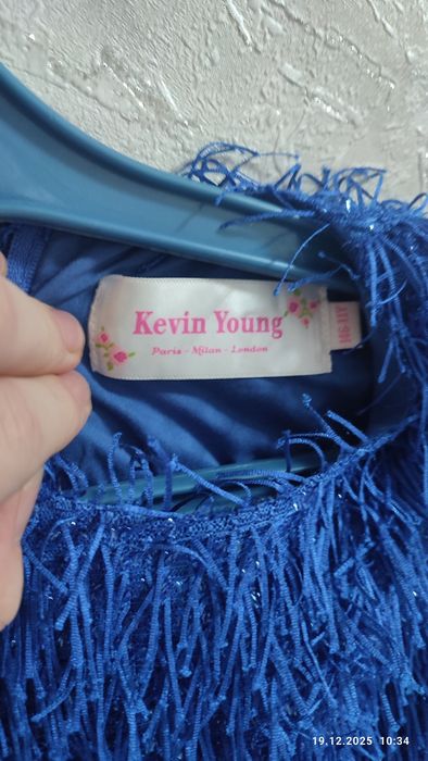 Продам праздничные платья.