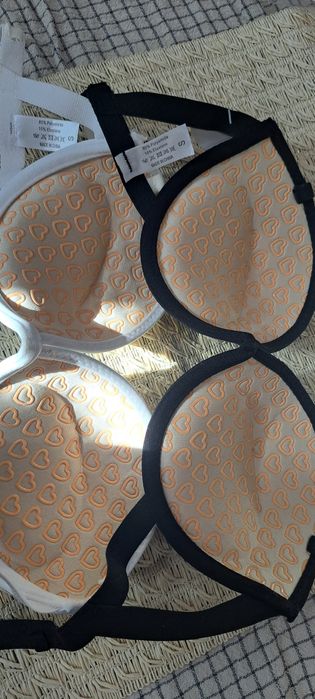 Два (силиконови) залепящи сутиена,Dune Lo