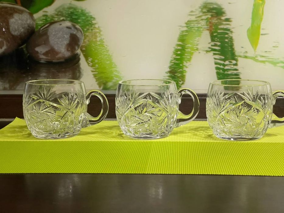 Бокалы.Хрусталь.Богемия.В наличии 3 шт.Цена:300.000