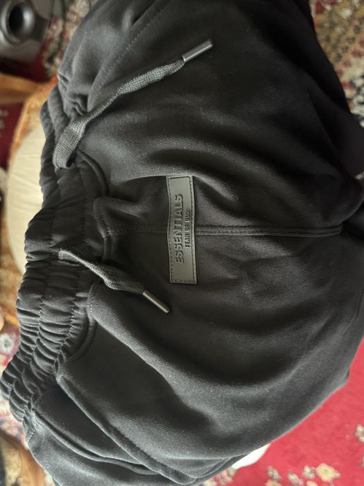 Pantaloni essentials